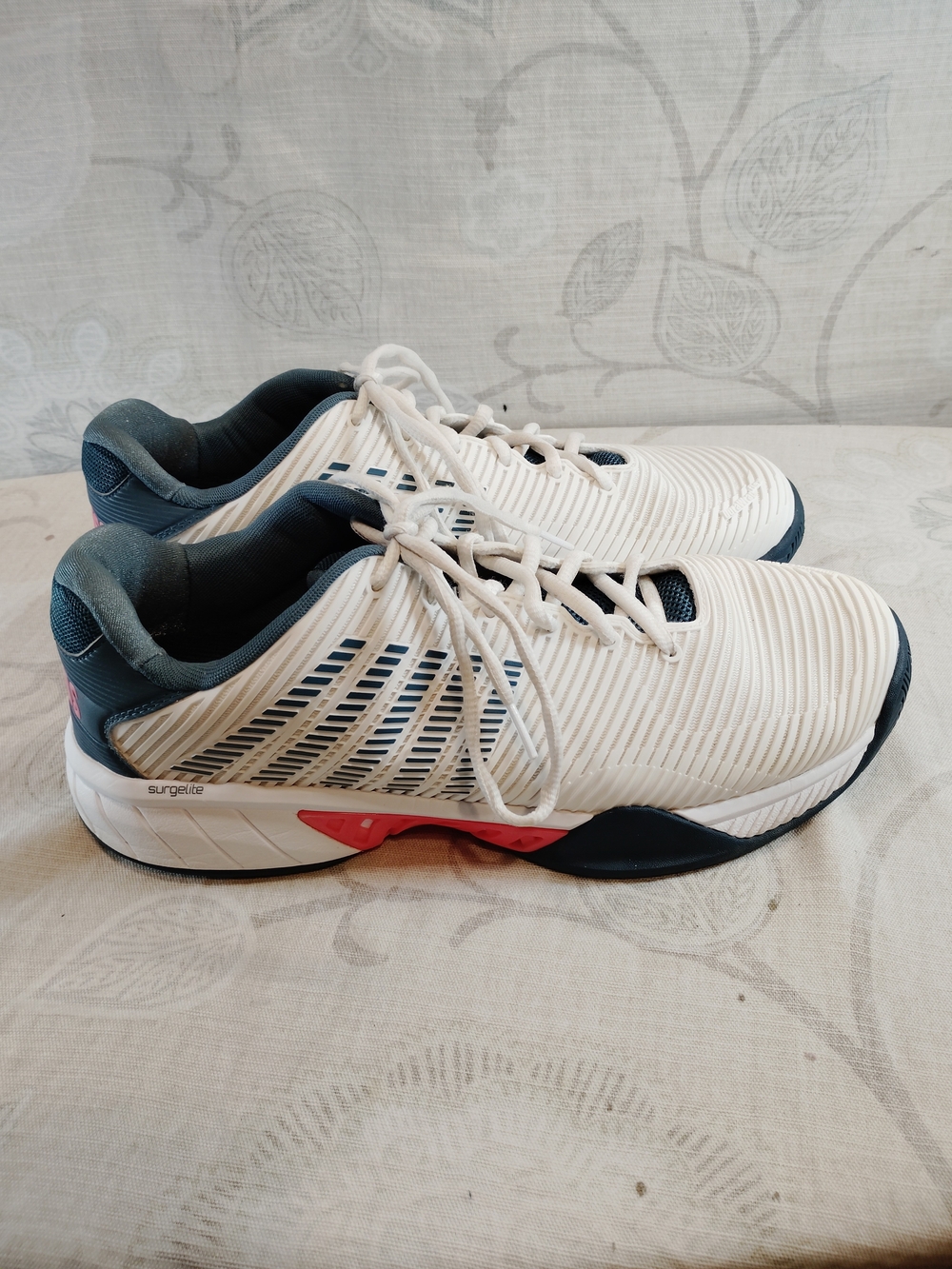 K-Swiss Men's Tennis Sneakers in Off-white & Navy
